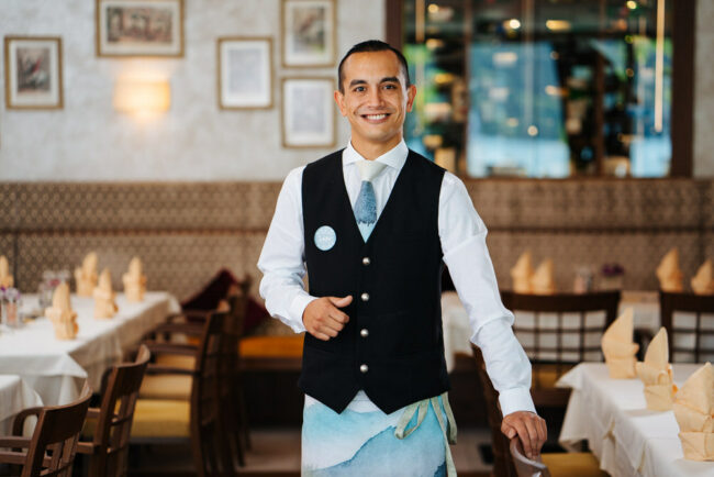 Werbefotograf Kärnten, Werbefotograf Villach, Portraitfotograf, Bewerbungsfotos Villach, Fotostudio Kärnten, Fotograf Kärnten, Tourismusfotograf, Tourismusshooting, Mitarbeiterfoto, Mitarbeiterportrait, Teamfoto, Hotel Forelle, Seeglück,