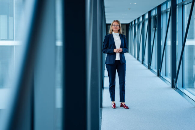 Moderner Business-Look für LinkedIn-Profilbild, erstellt vom Fotograf in Kärnten/Villach.